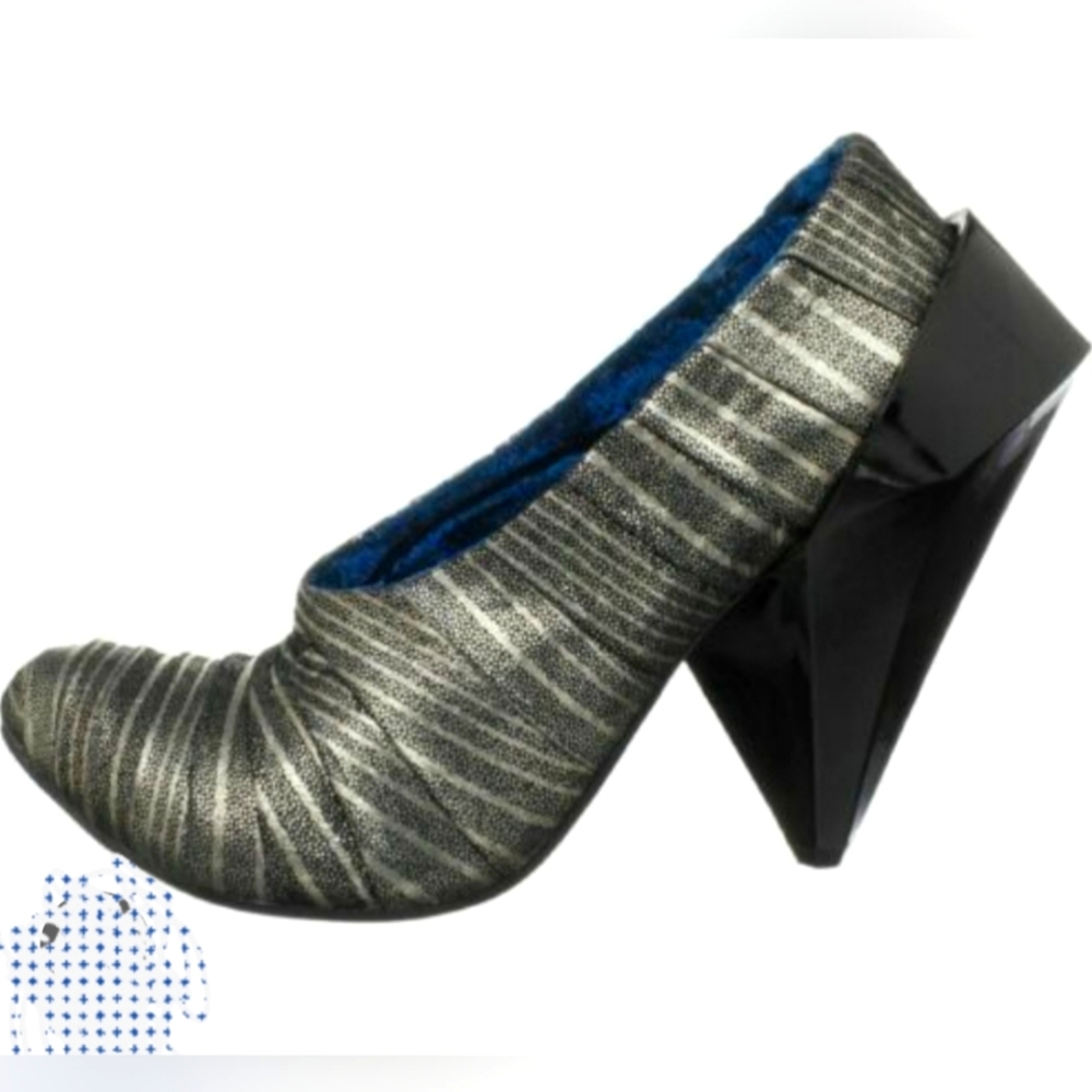 Irregular Choise Stylish Black and Silver Women's Heels - Picture 2 of 13